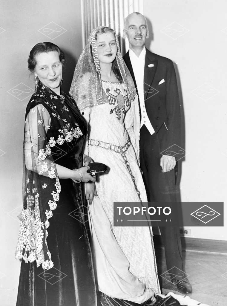 Irene Wankowicz and her parents